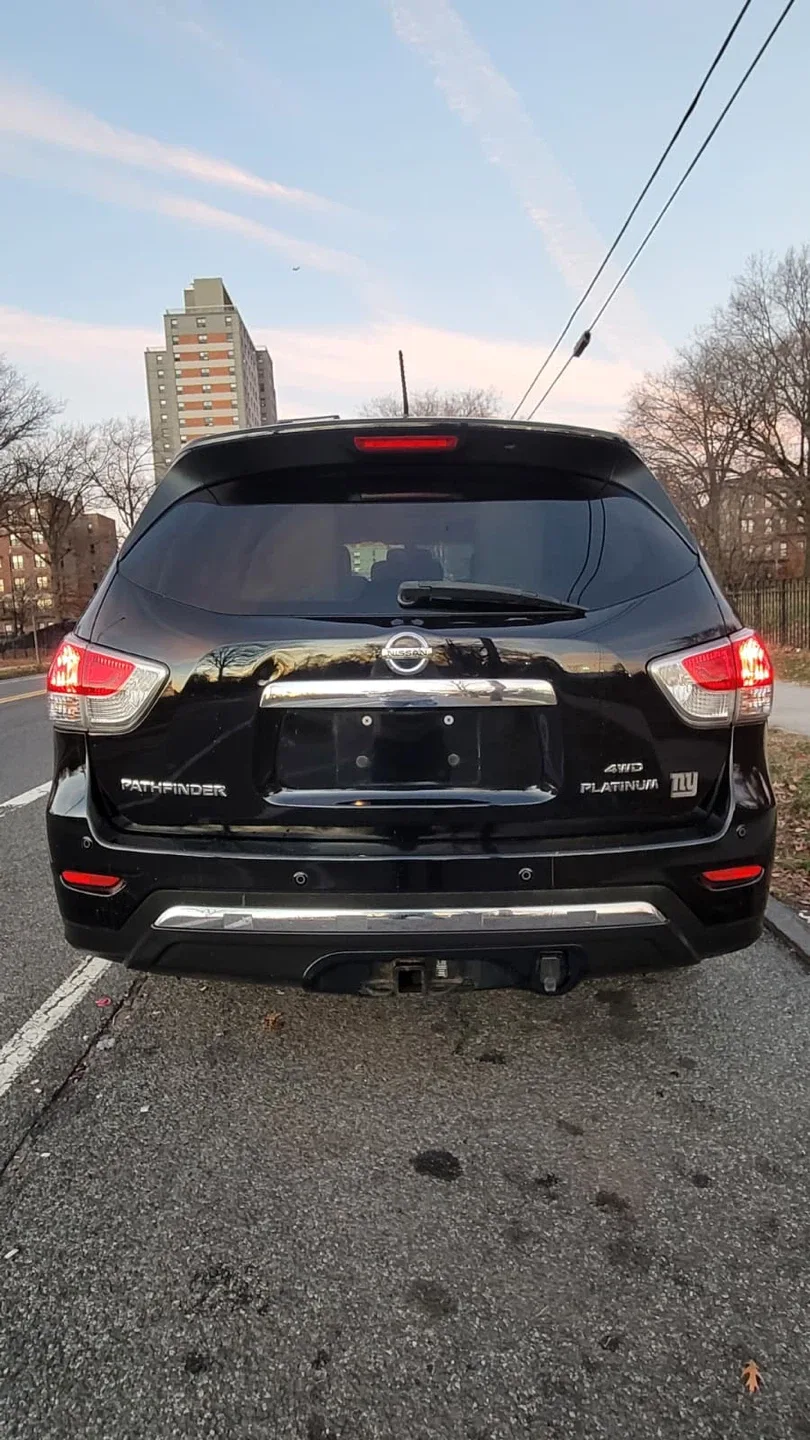 2013 Nissan Pathfinder SUV image indicator(4)