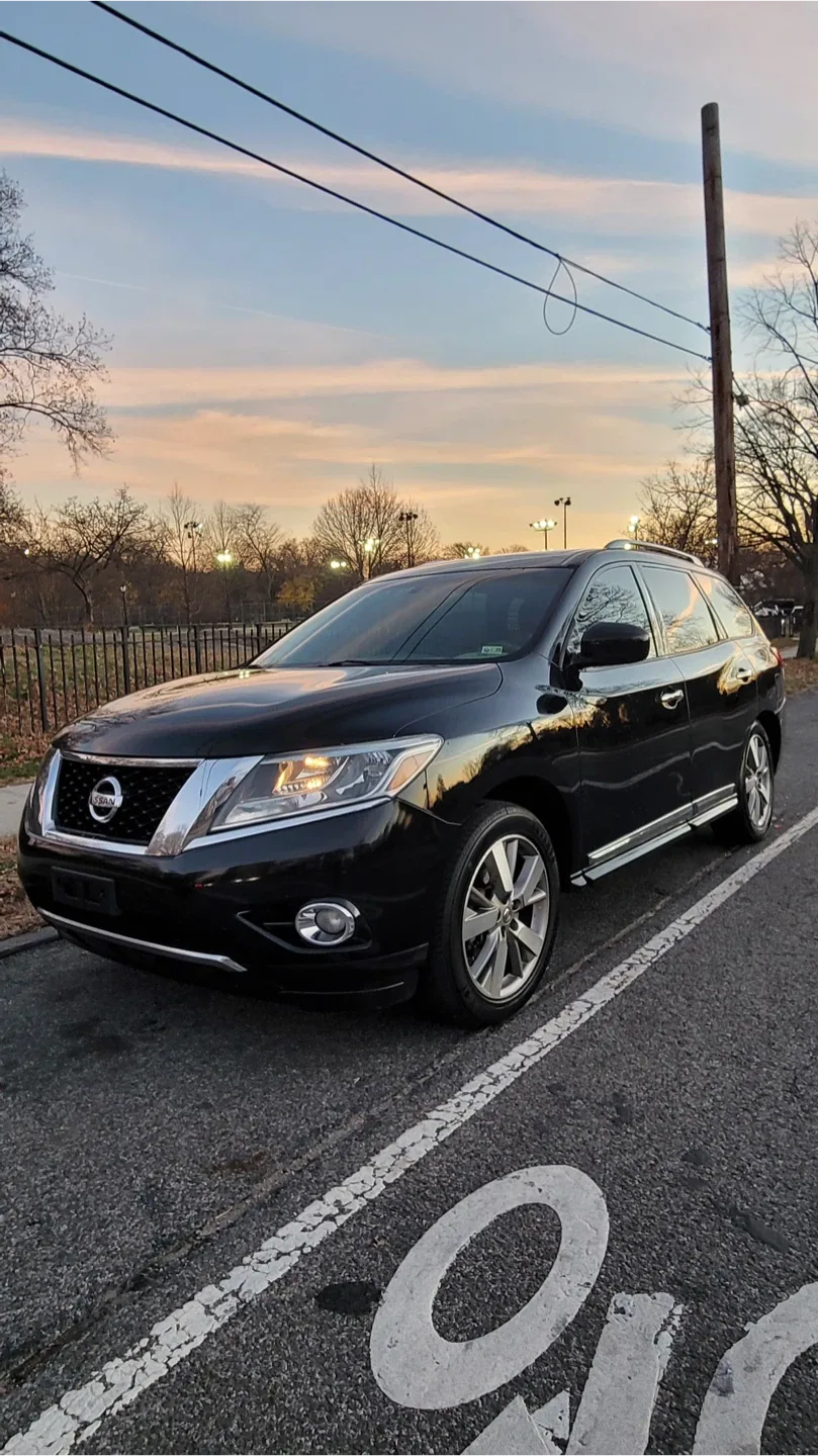 2013 Nissan Pathfinder SUV image indicator(3)