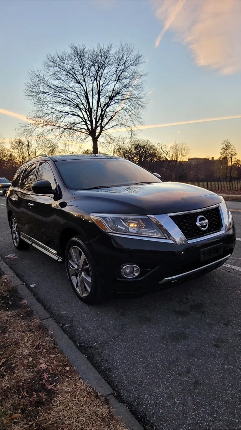 2013 Nissan Pathfinder SUV image indicator(2)