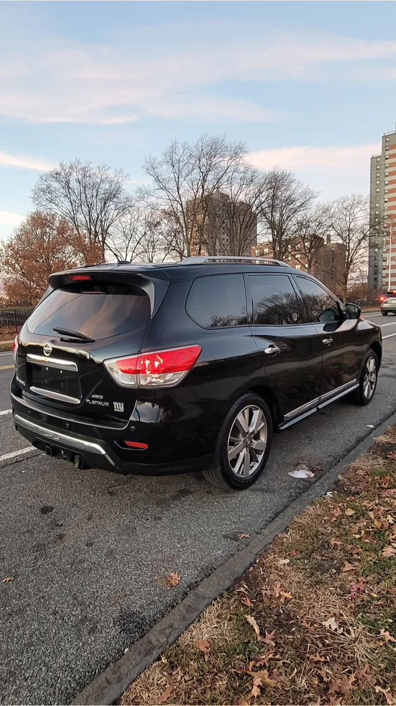 2013 Nissan Pathfinder SUV image indicator(6)
