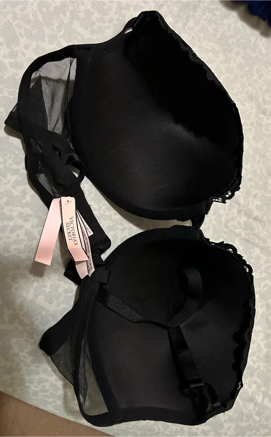 Victoria's Secret 38D Black Bra image indicator(3)