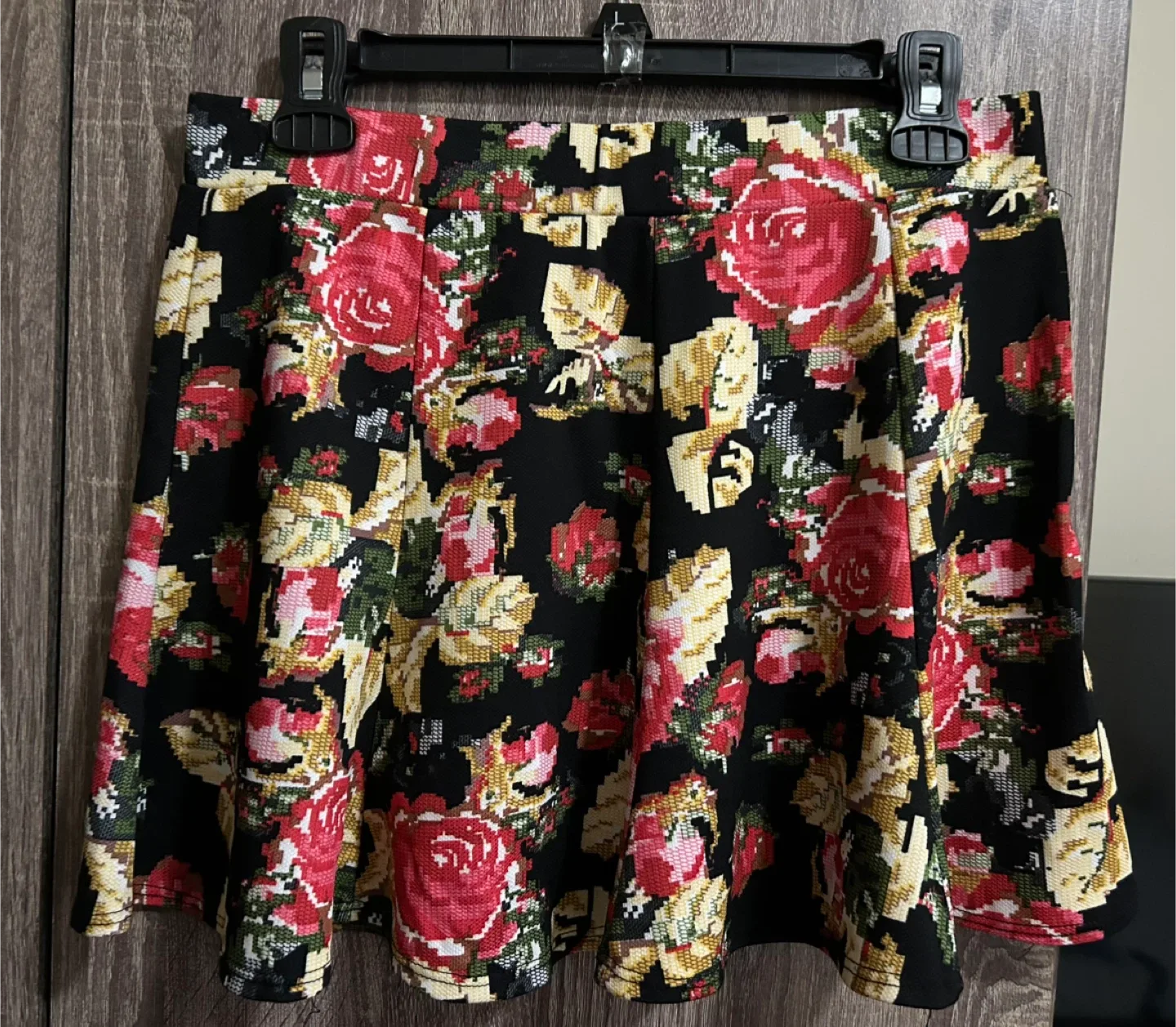 Floral Print Skirt - Size Large image indicator(2)