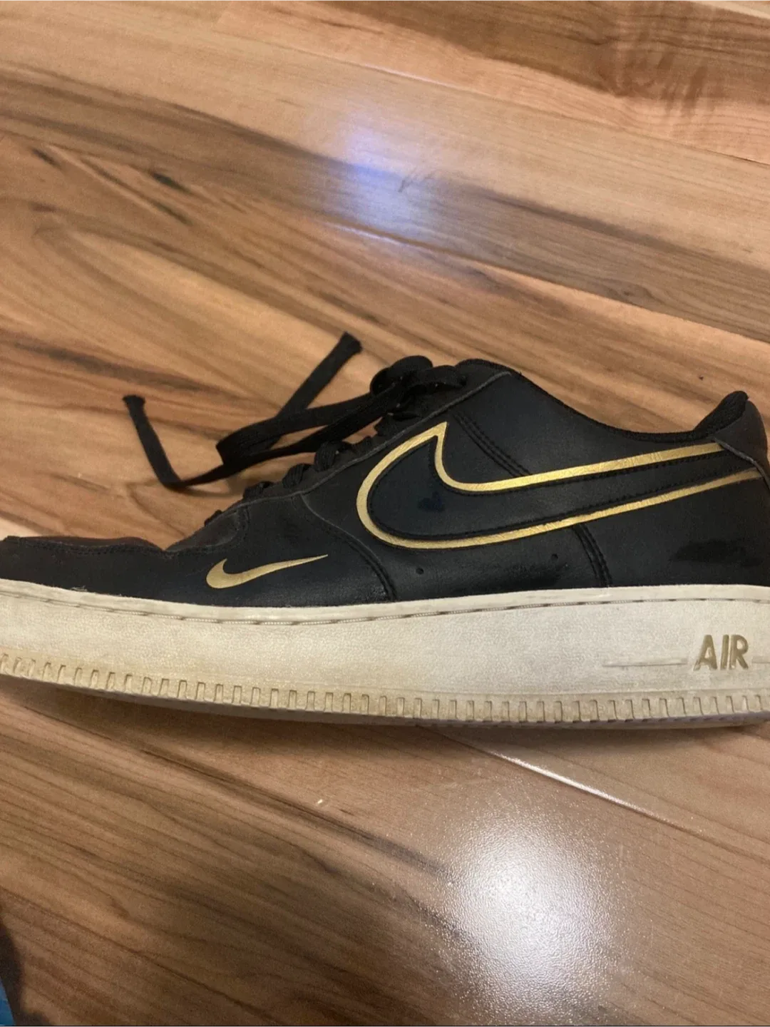 Nike Air Force 1 Black & Gold