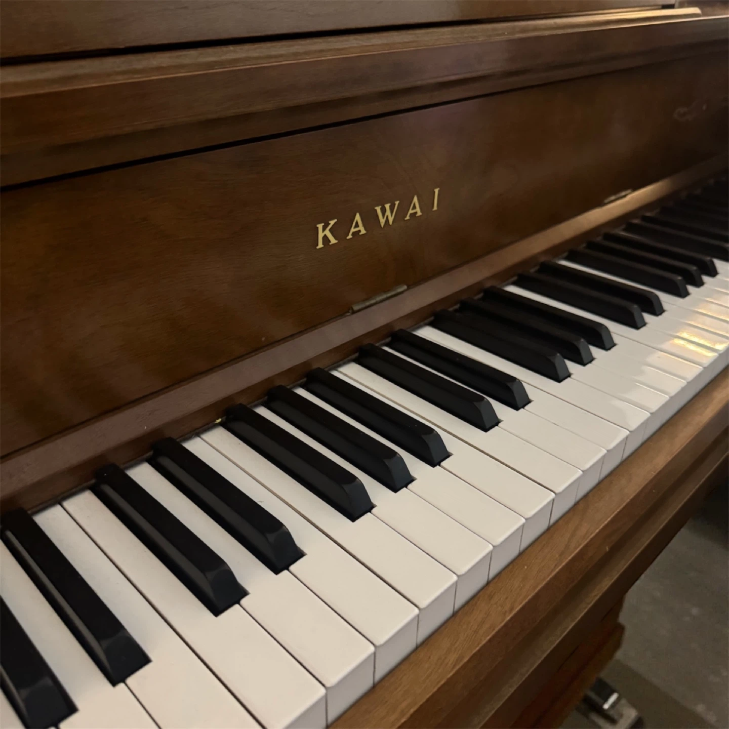 Kawai 802-F Upright Piano - photo 2