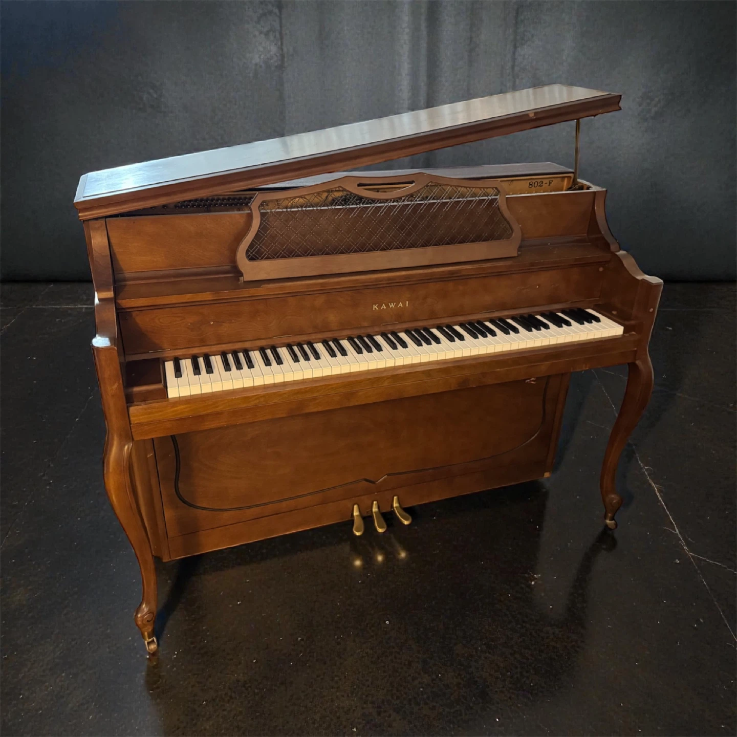 Kawai 802-F Upright Piano