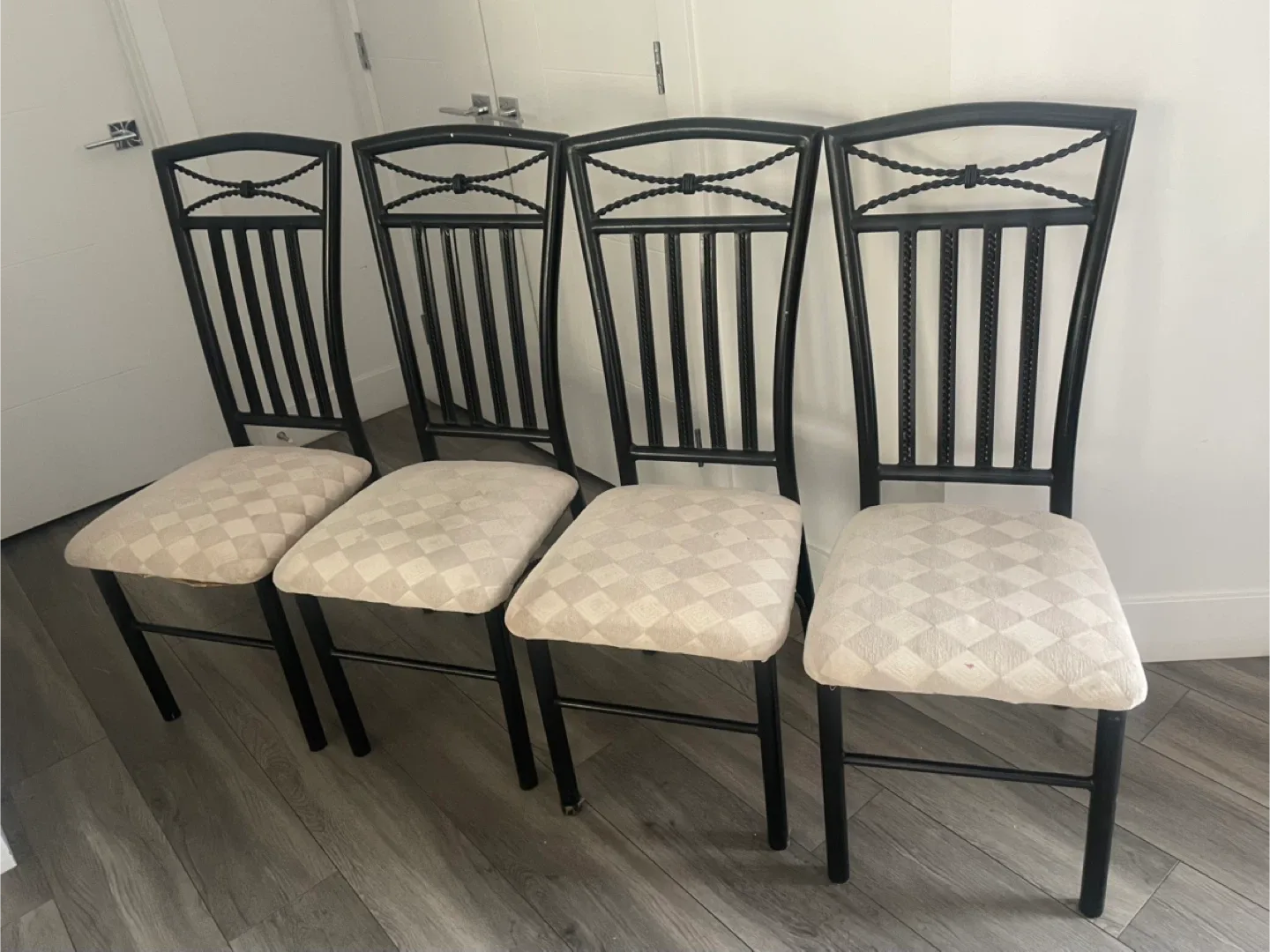 4 Metal Dining Chairs image indicator(2)