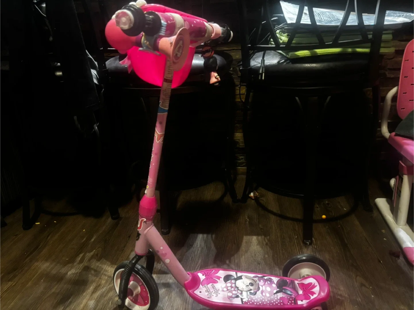 Minnie Mouse 3-Wheel Scooter - Pink image indicator(2)
