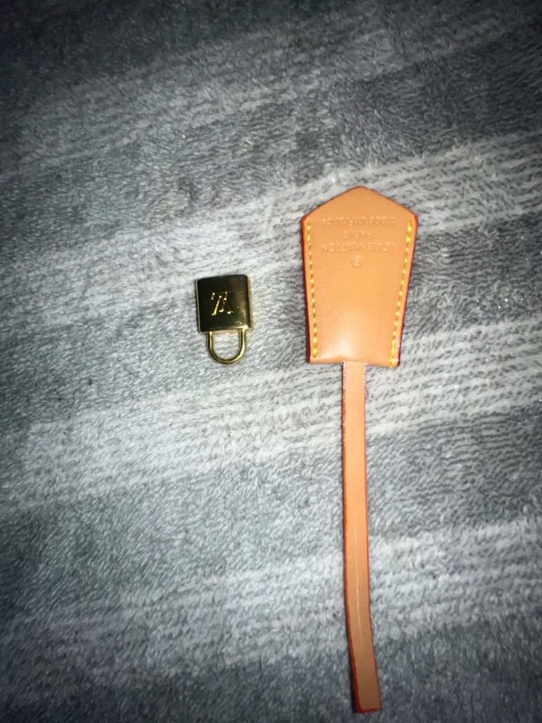 Louis Vuitton Lock and Key Bell image indicator(3)