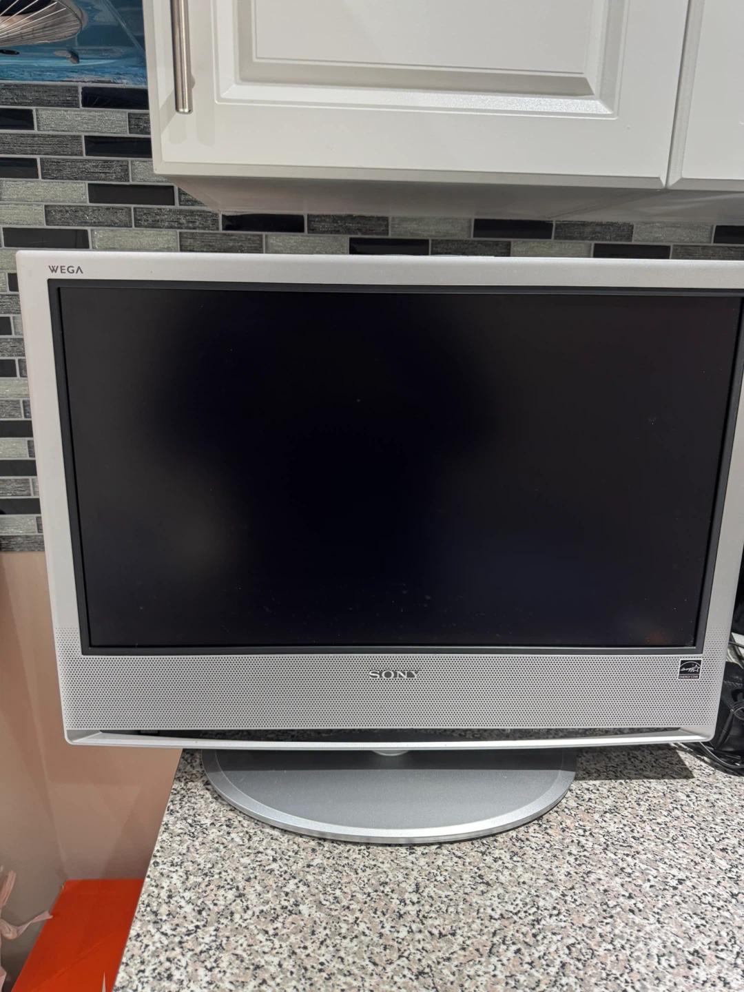 Sony WEGA LCD Colour TV KLV-S23A10