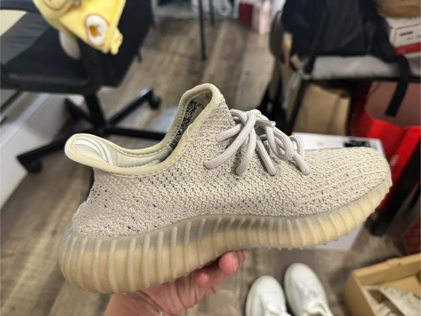 AUTHENTIC Adidas Yeezy Boost 350 V2 Slate Size 4 US image indicator(3)