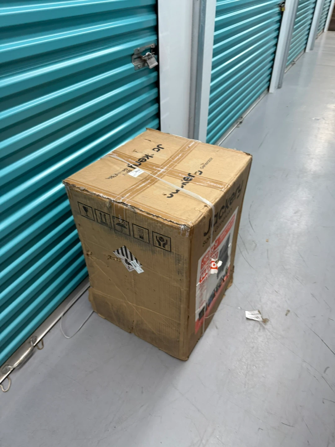 Jackery Explorer 5000 Plus Solar Generator - Like New! - photo 4