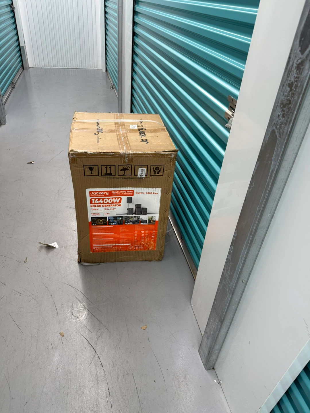 Jackery Explorer 5000 Plus Solar Generator - Like New! - photo 2