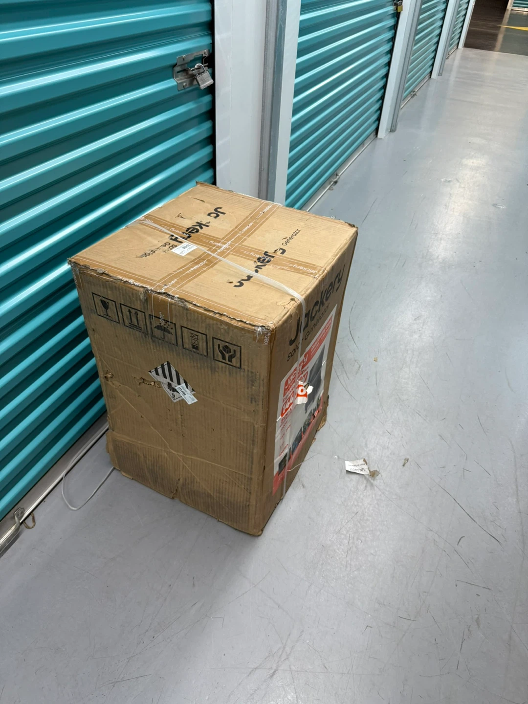 Jackery Explorer 5000 Plus Solar Generator - Like New! - photo 3