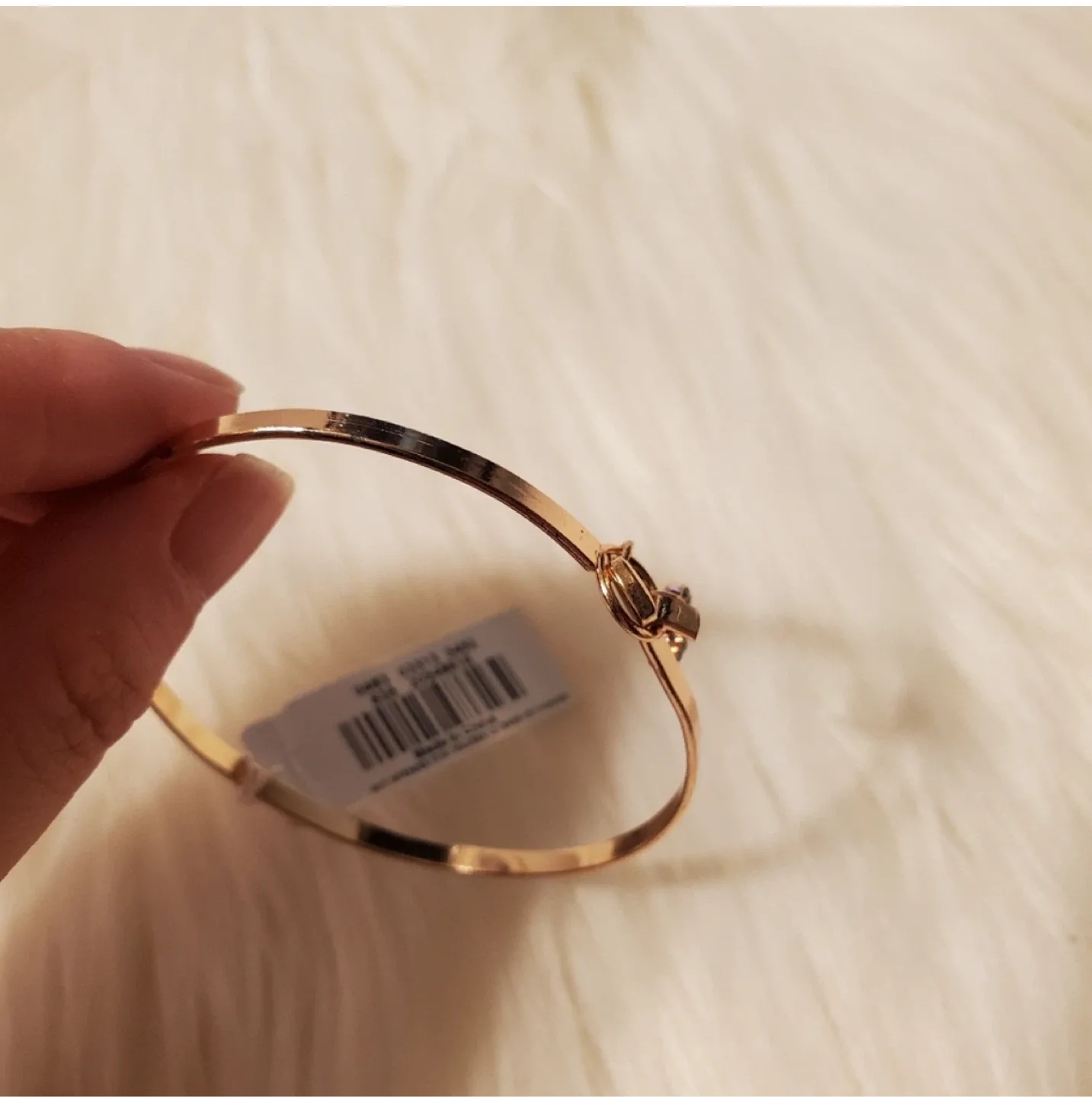 New American Eagle Rose Gold Bangle image indicator(3)