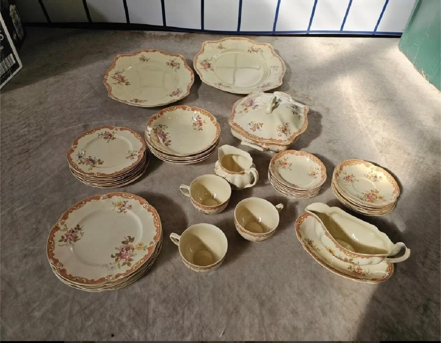 Vintage Royal Albert Floral Dinnerware Set image indicator(2)