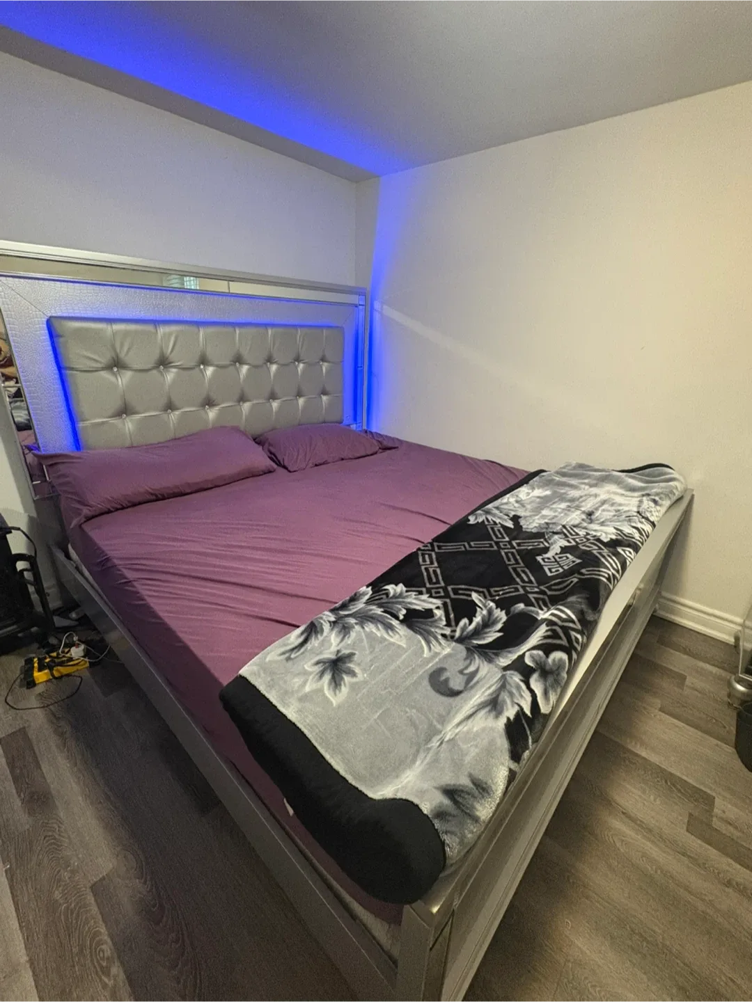 Silver Mirrored Bedroom Set