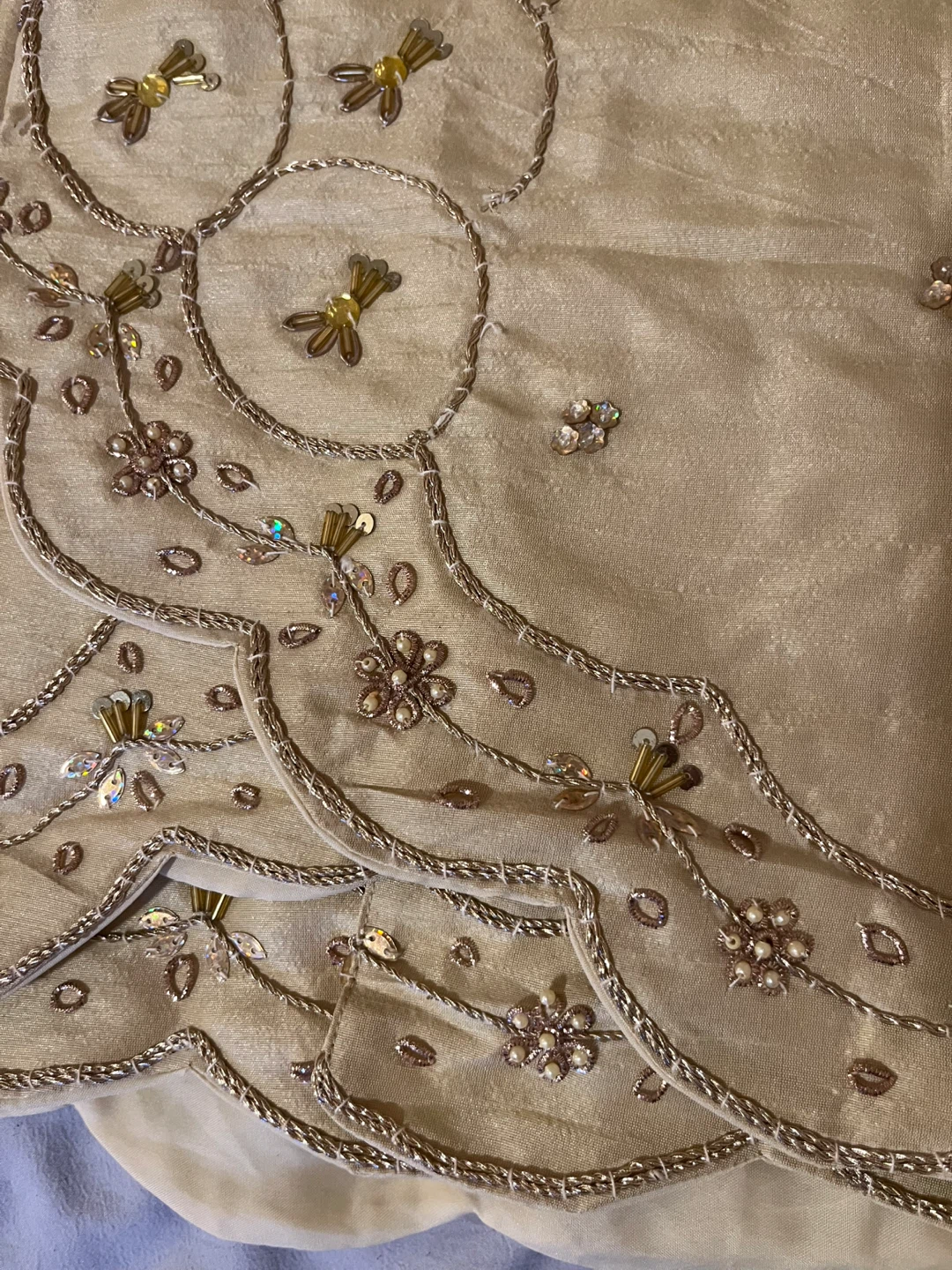 Embroidered Gold Silk Christmas Tree Skirt - Brand New - photo 5