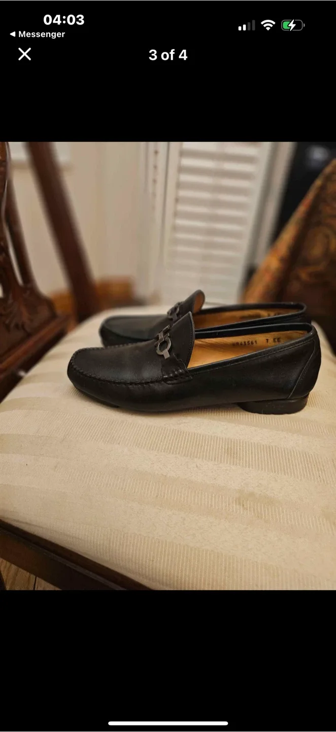 Salvatore Ferragamo Black Leather Loafers Size 7 image indicator(3)