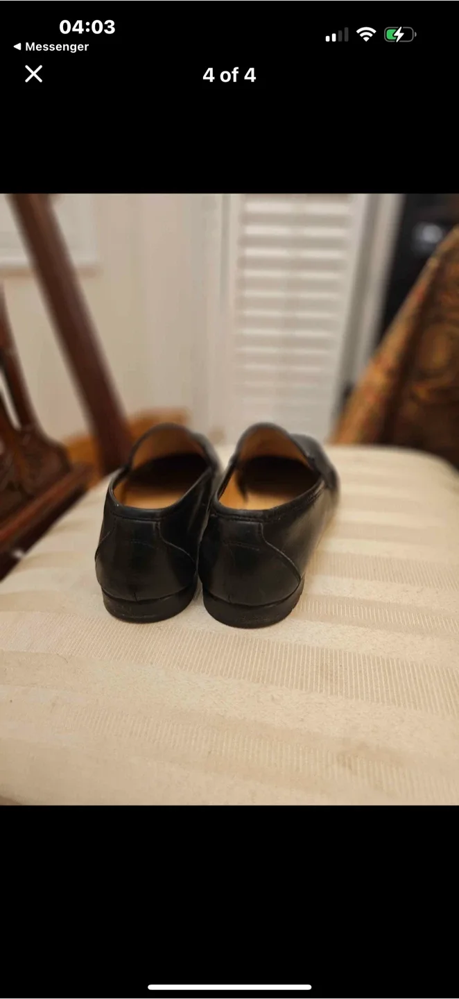 Salvatore Ferragamo Black Leather Loafers Size 7 image indicator(4)