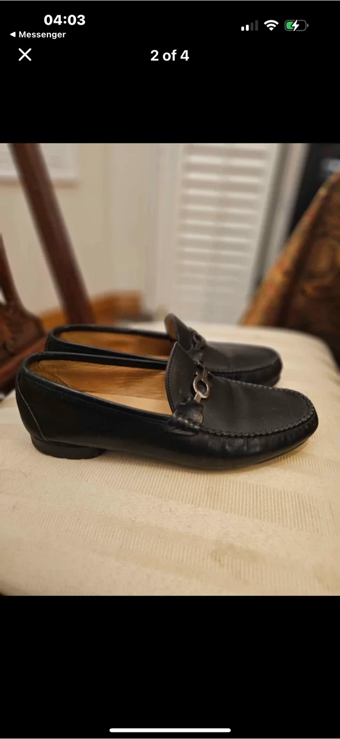 Salvatore Ferragamo Black Leather Loafers Size 7 image indicator(2)