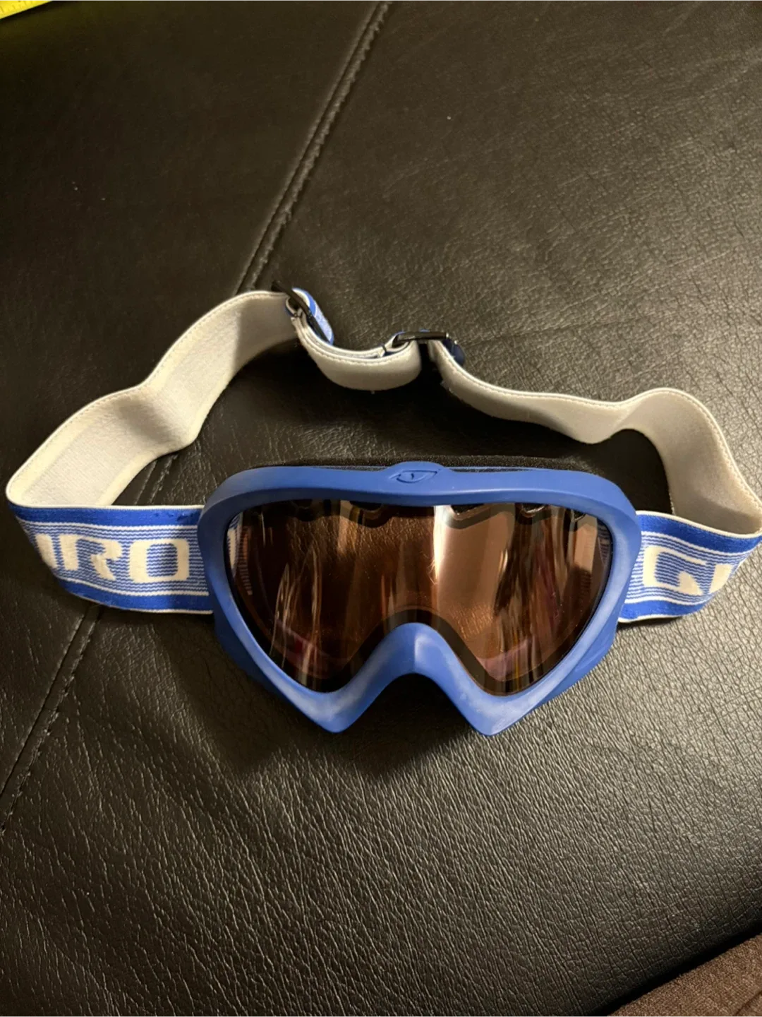 Giro Snow snowboard or ski Goggles kids size - Blue. #Cleanout