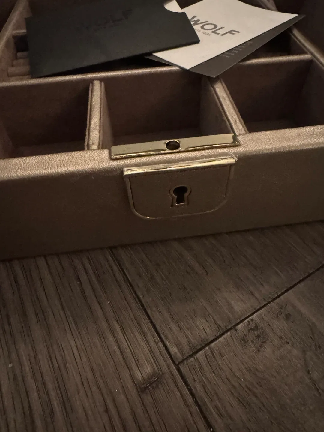 Wolf 1834 Jewelry Box image indicator(4)