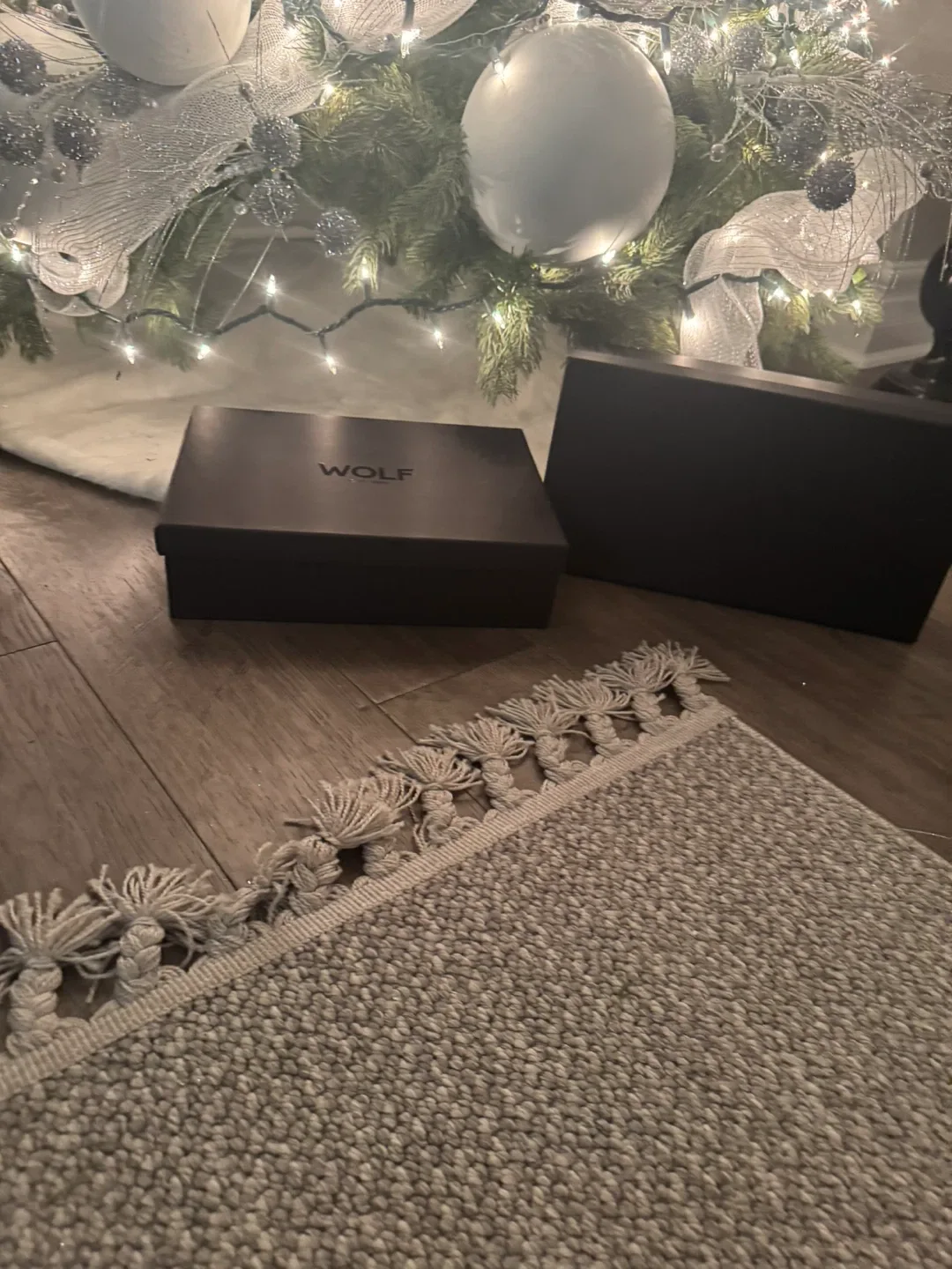 Wolf 1834 Jewelry Box image indicator(2)