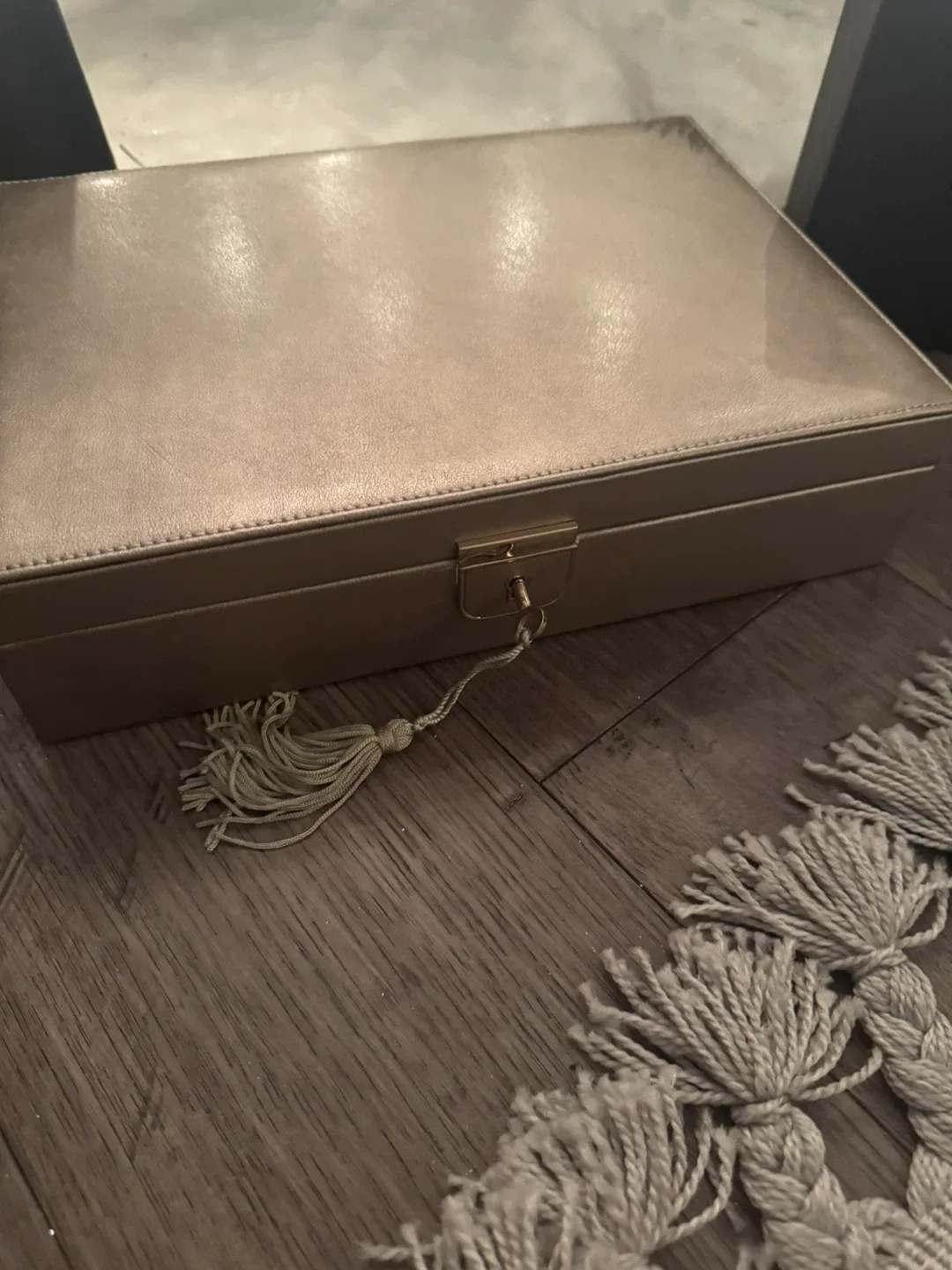 Wolf 1834 Jewelry Box image indicator(8)