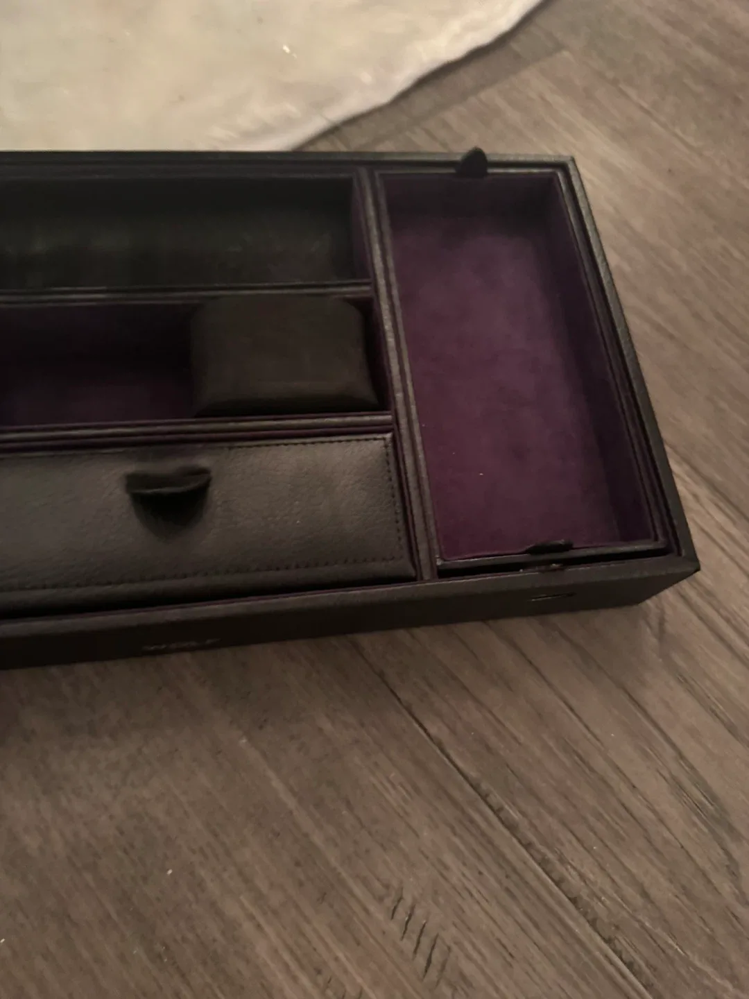 Wolf 1834 Jewelry Box image indicator(9)