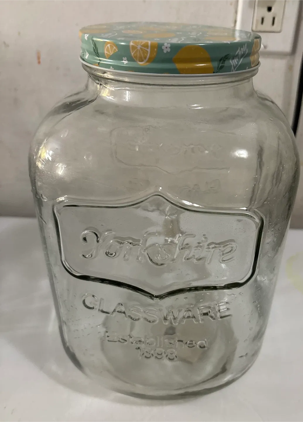 Yorkshire Glassware Beverage Dispenser image indicator(3)