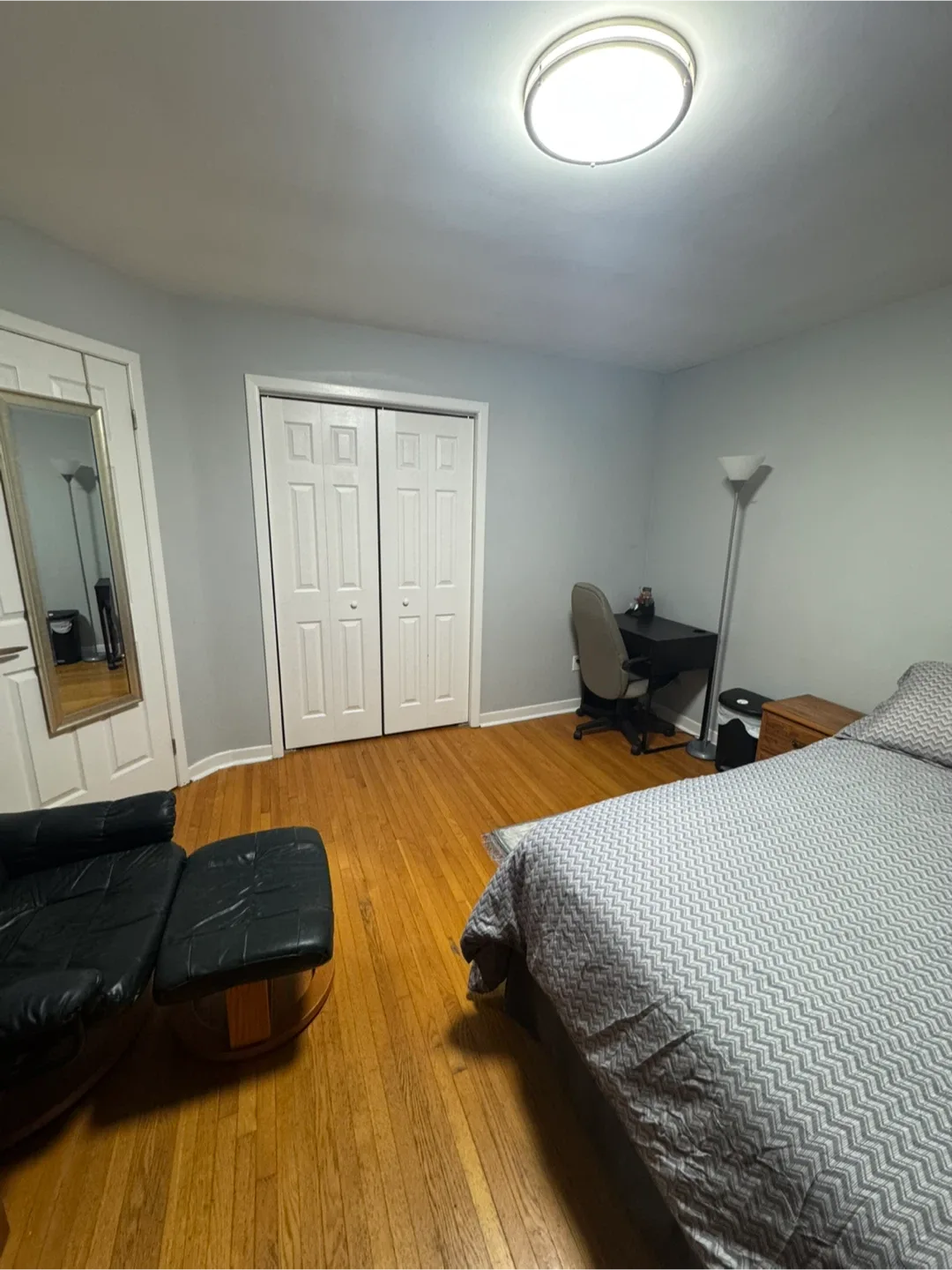 Room for rent image indicator(3)