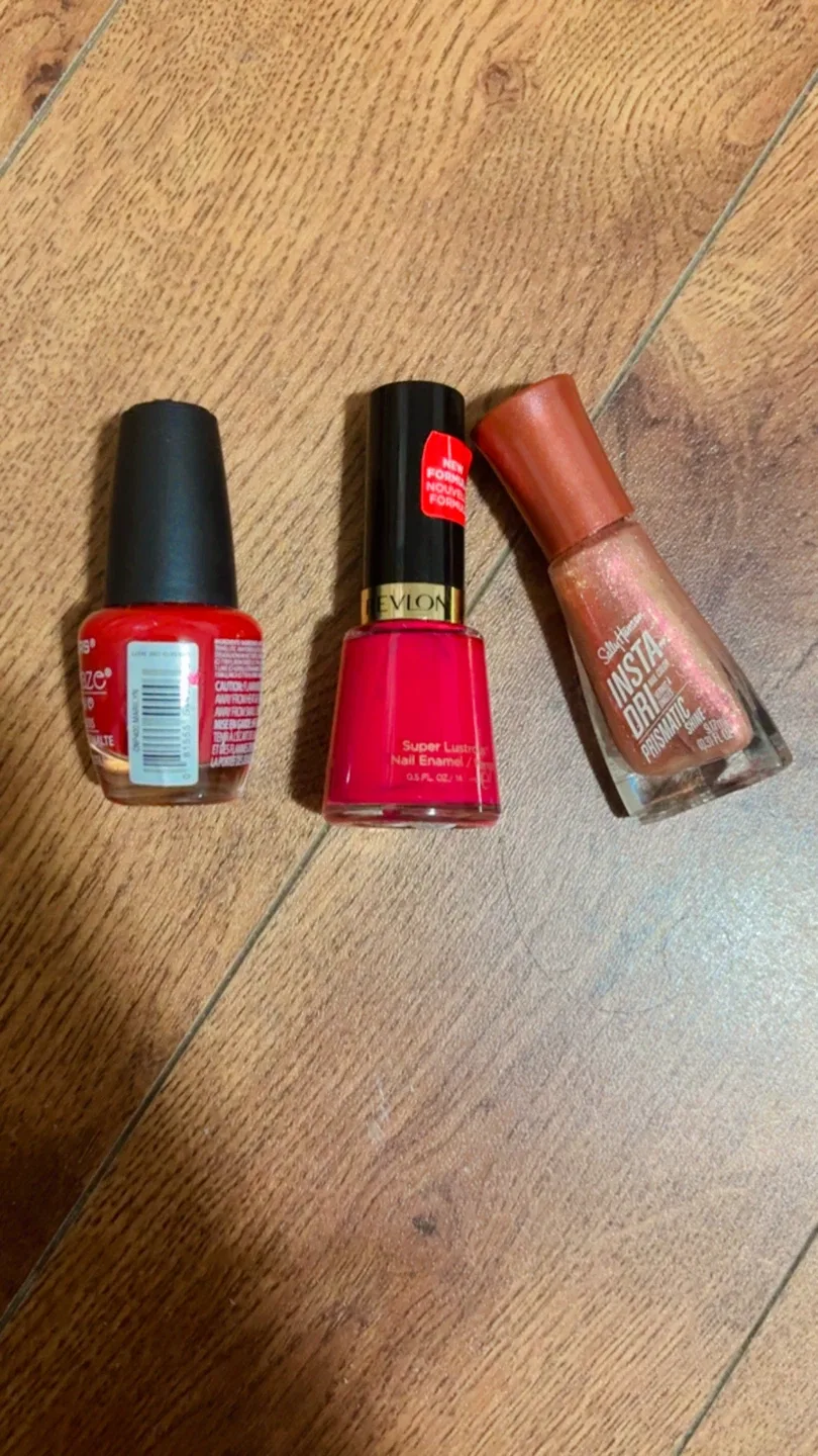 #Cleanout 3 Nail l: L.A. Colors, Revlon, Sally Hansen image indicator(2)