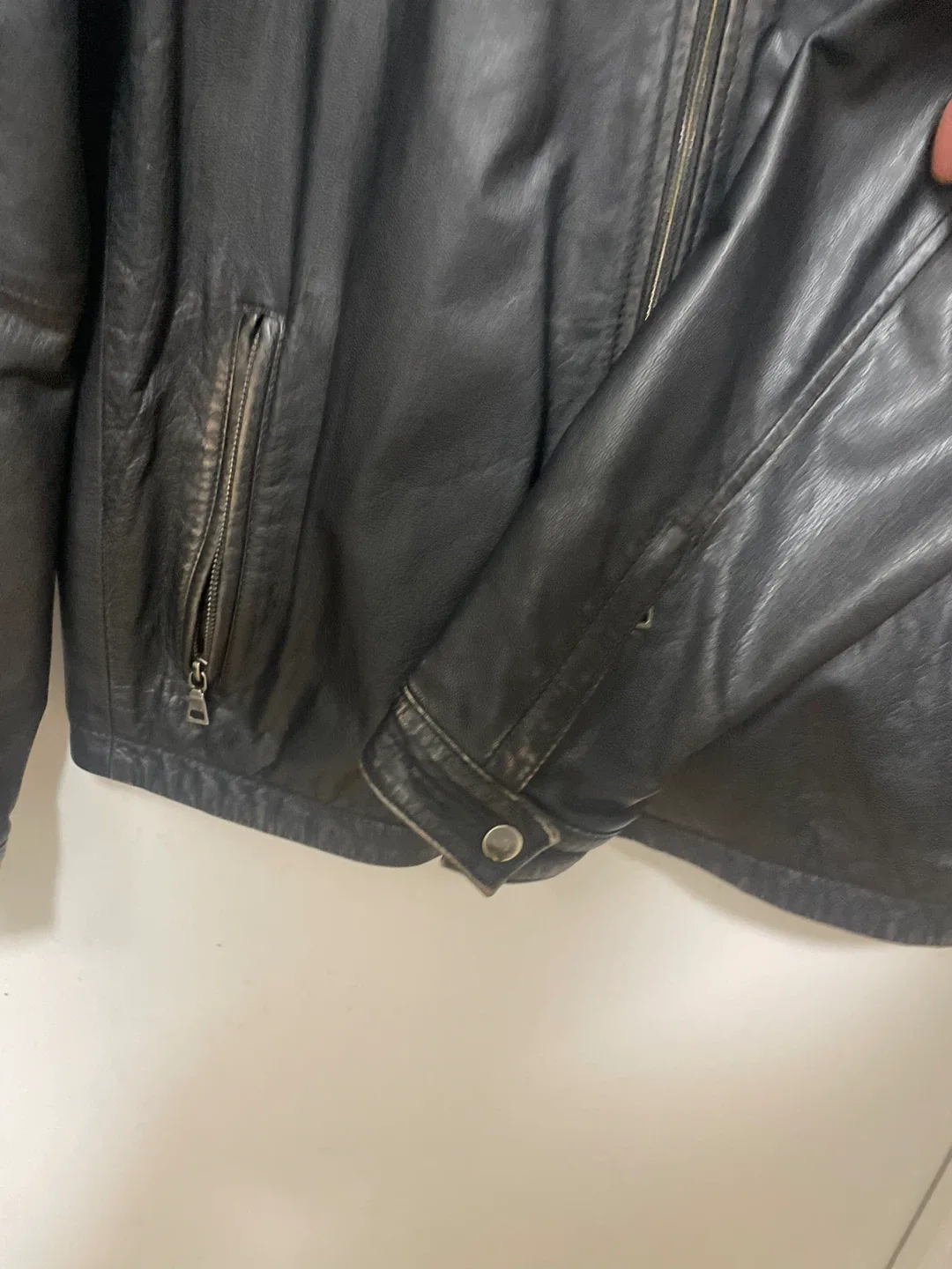 Danier Leather Jacket - Size L image indicator(7)