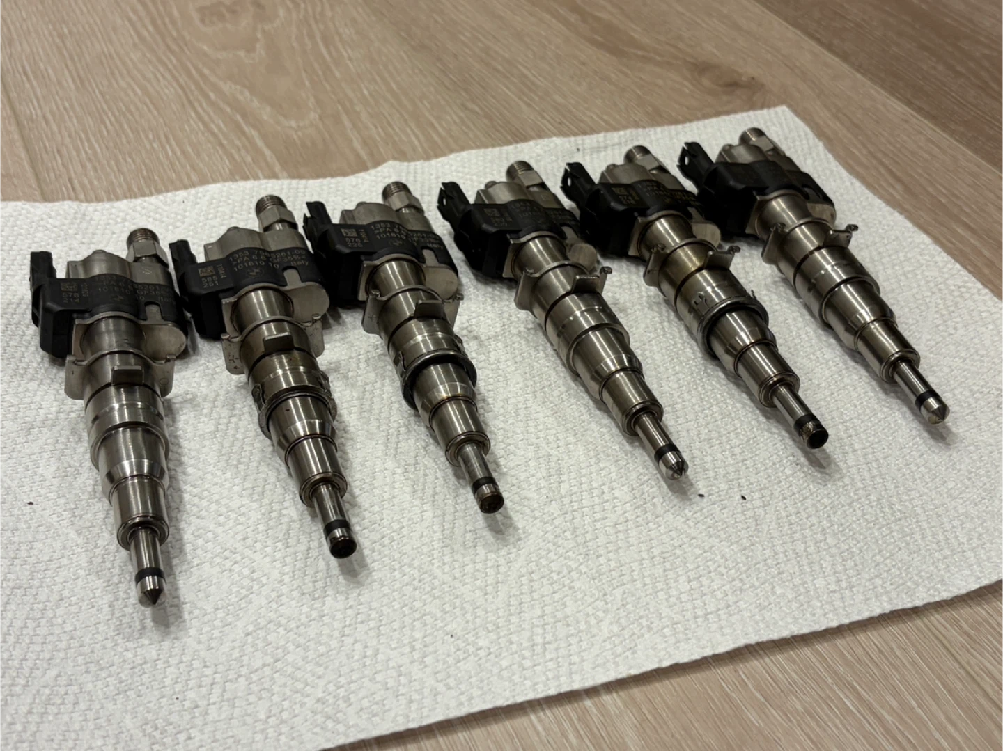 BMW Fuel Injectors - Set of 6 - photo 2