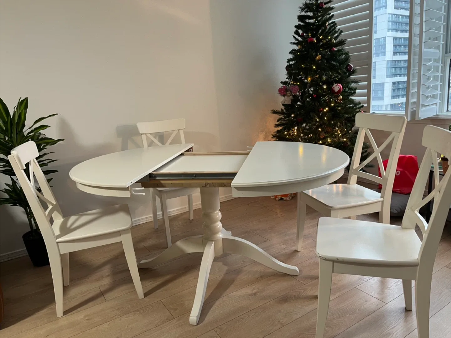 Ikea Extendable Dining Table & 4 Chairs - White