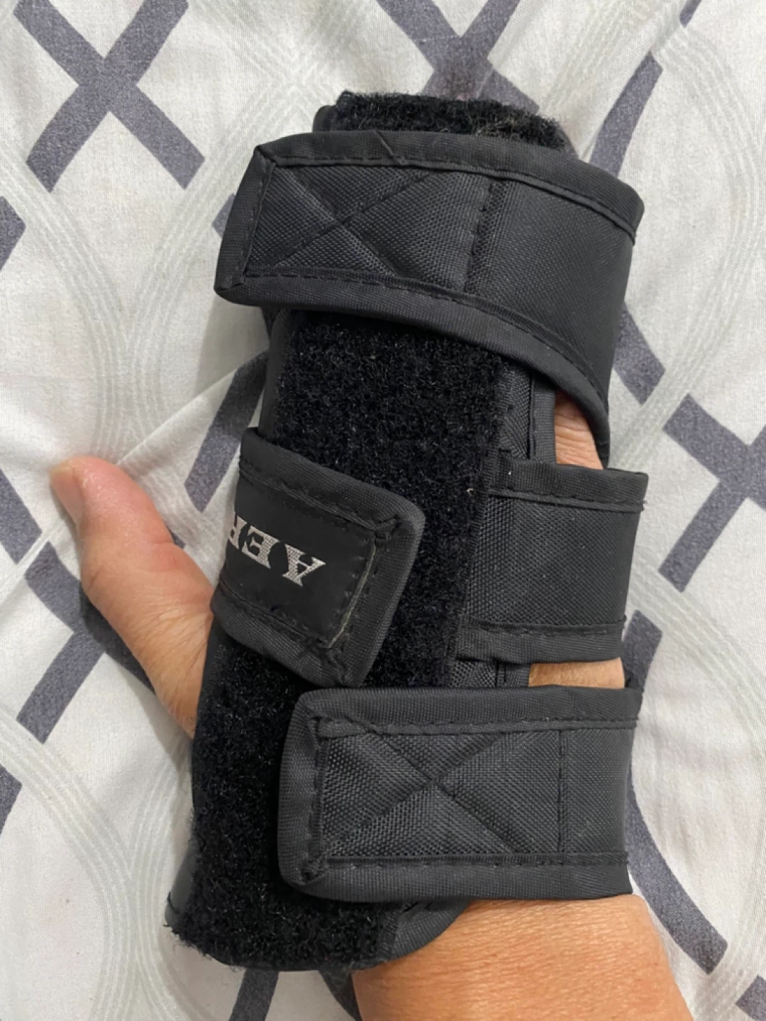AER Gear Wrist Support - Black - photo 2