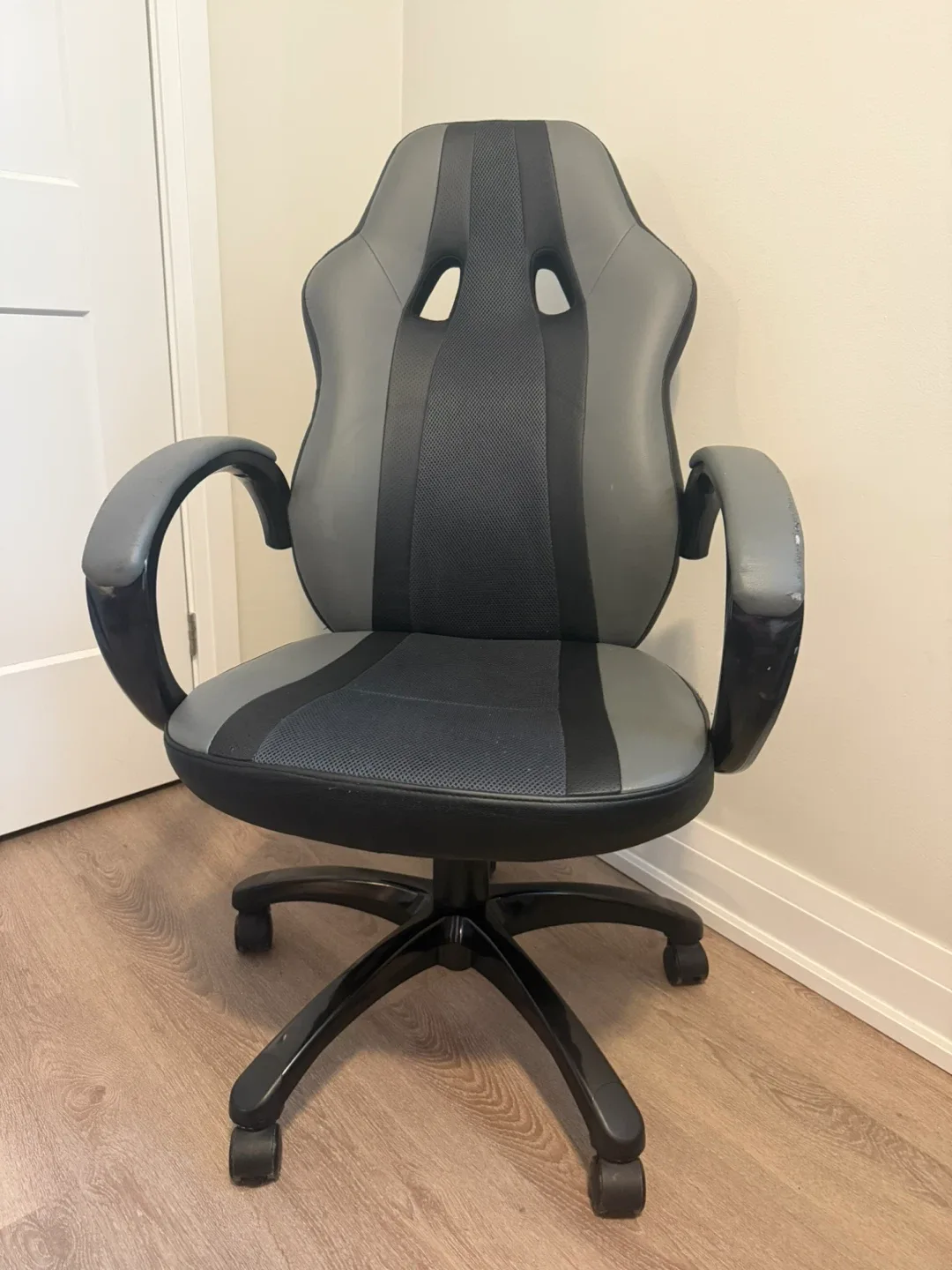 Grey & Black Gaming/office Chair