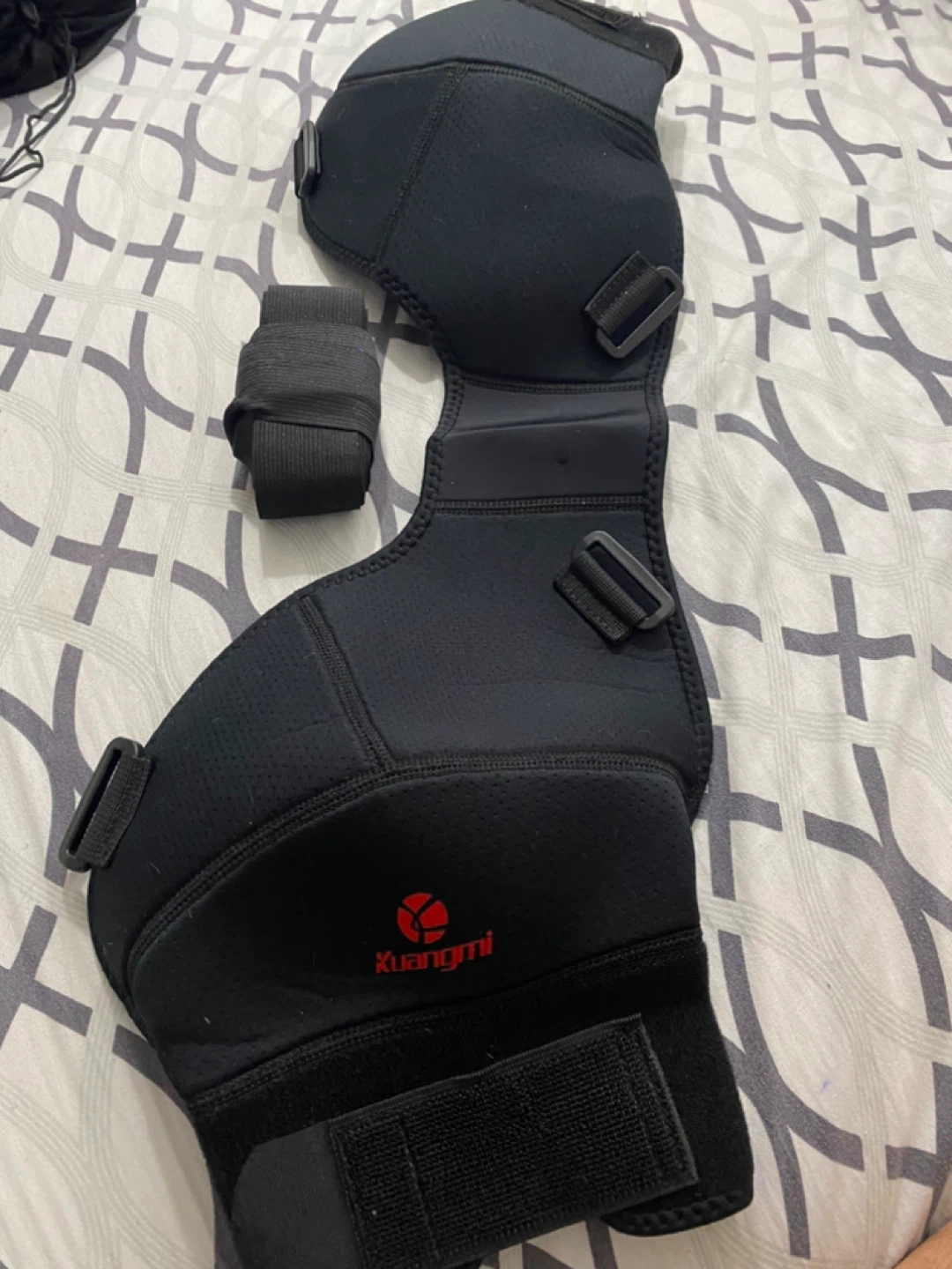 Kuangmi Shoulder Brace - Black