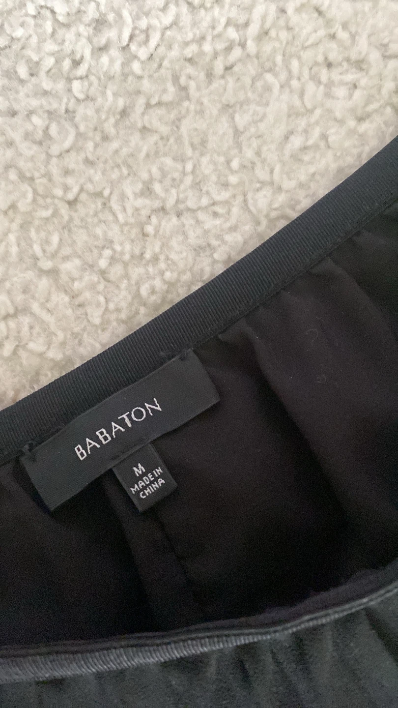 Aritzia Babaton Black Pleated Skirt - Size M - photo 3