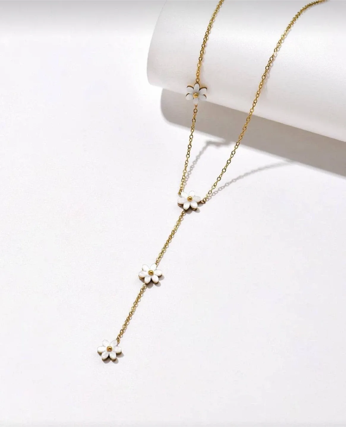 Daisy Flower Y-Shape Necklace image indicator(5)