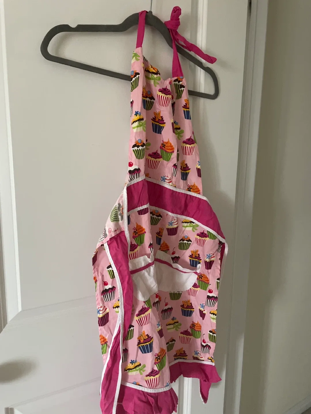 Cupcake Print Apron - Cute Kitchen Accessory