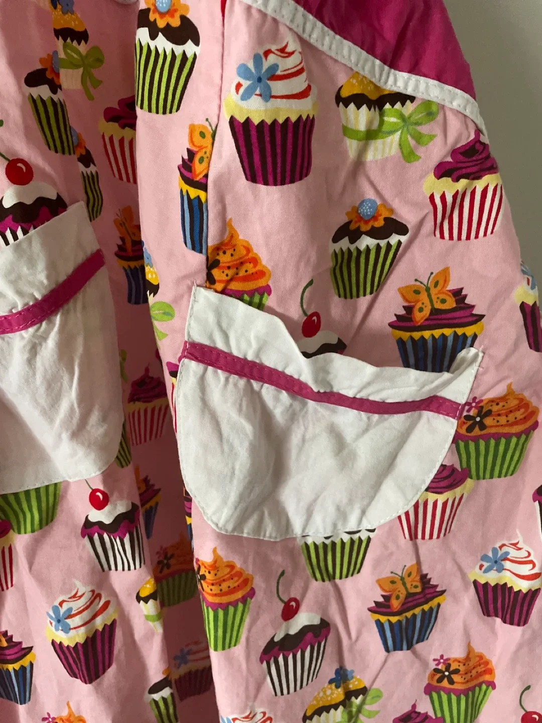 Cupcake Print Apron - Cute Kitchen Accessory image indicator(3)