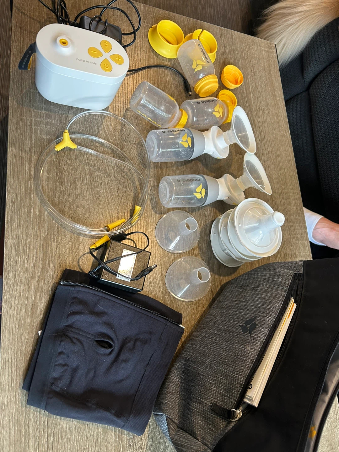 Medela Pump in Style Breast Pump Set - photo 3