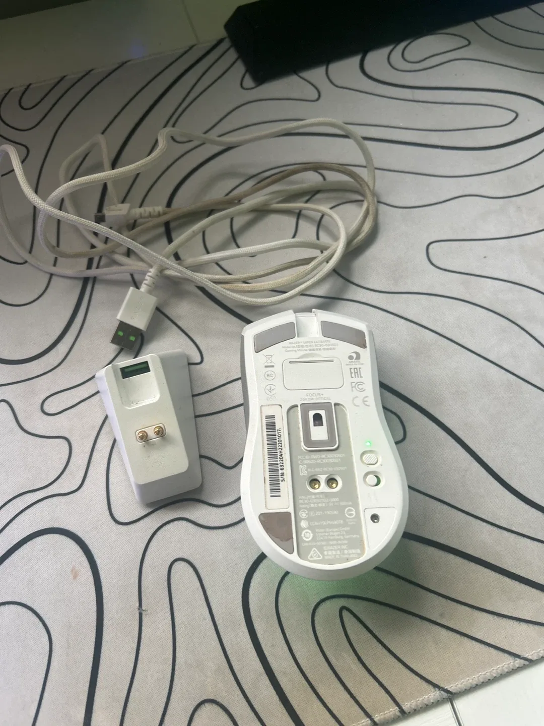 Razer Viper ultimate White Gaming Mouse image indicator(2)