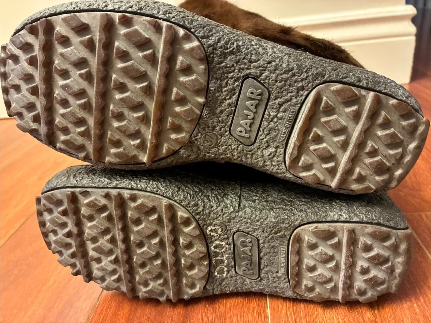 New Authentic Pajar real fur winter boots size:37/ 7 image indicator(8)