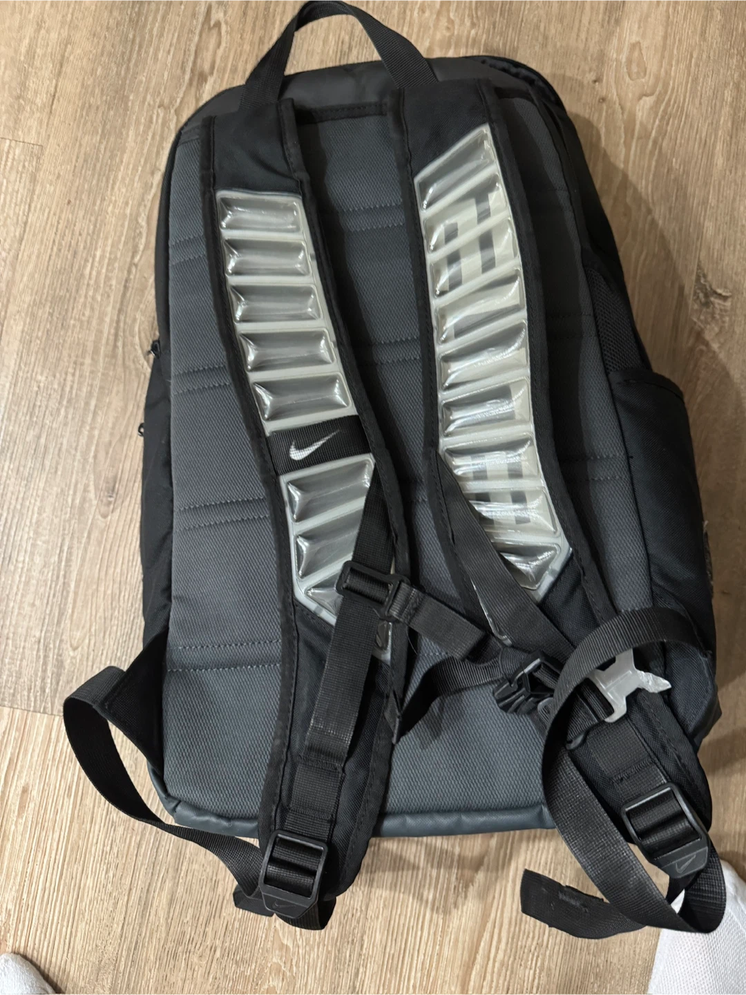 Nike Elite Basketball Backpack - read description - photo 3