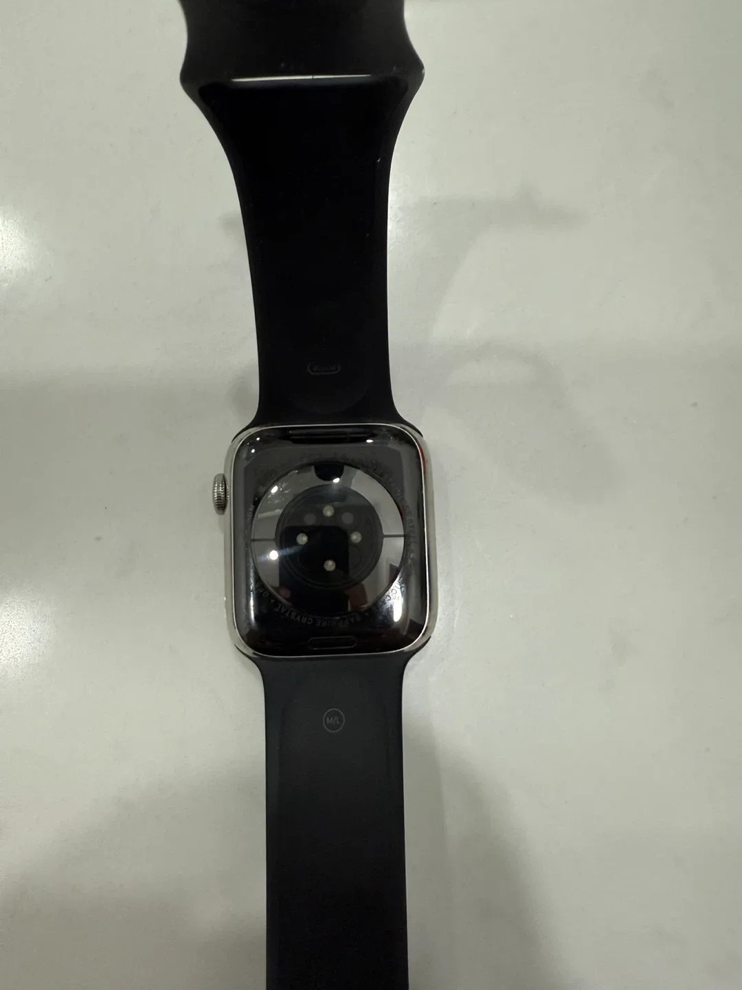 Apple Watch with Black Band GPS+cellular image indicator(3)
