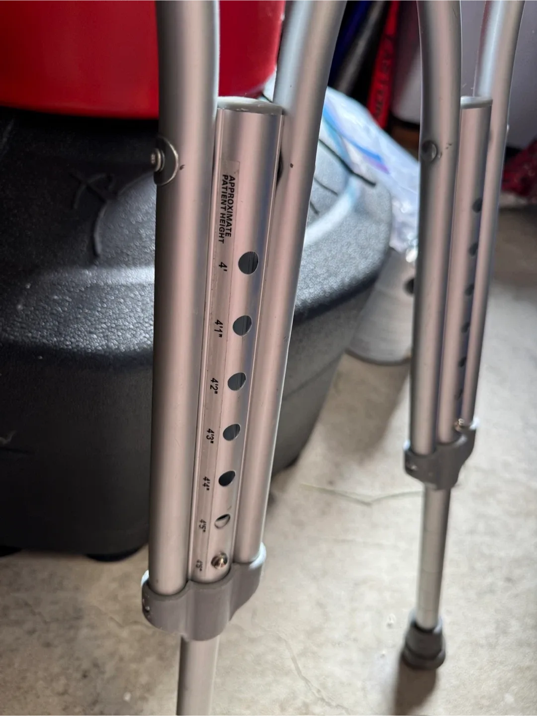 Adjustable kids Crutches image indicator(3)