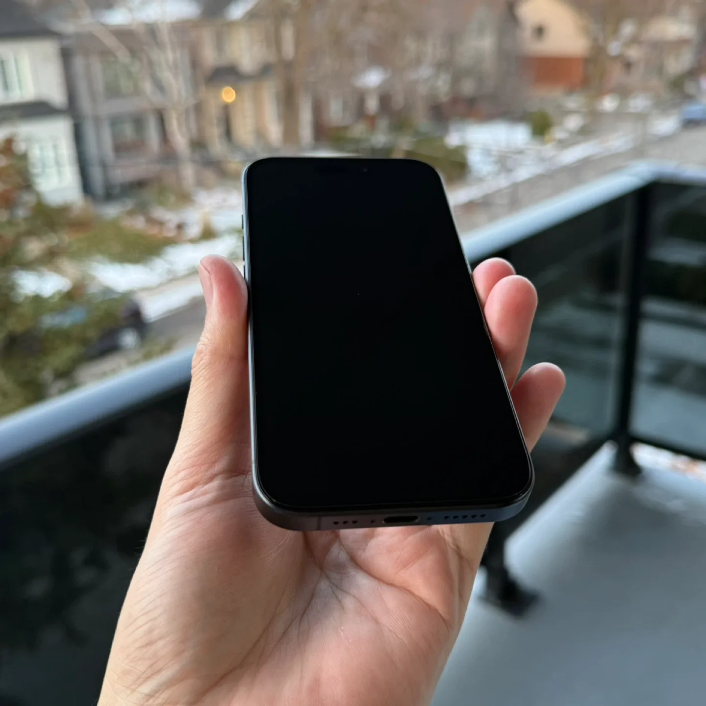 iPhone 15 Pro with AppleCare+ image indicator(2)