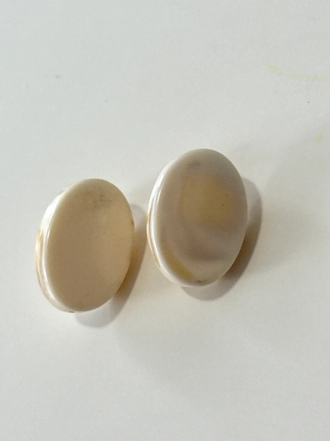 Oval Beige Earrings image indicator(2)